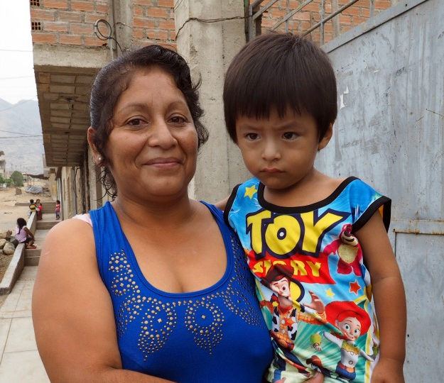 Estela Noemi Quiñones Lizarraga, a mother and community health agent in La Esperanza Peru.