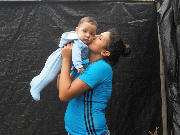 woman and child in Peru