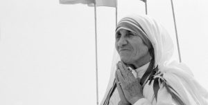 picture of the blessed mother teresa of calcutta, who is now a saint, in black and white.