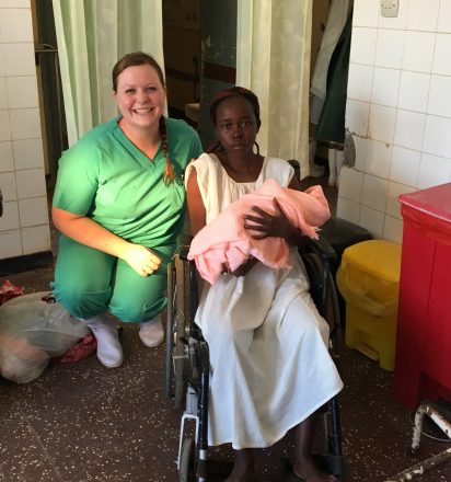 Laura Kyriss volunteer in Kenya with new mother Nurse Laura Kyriss volunteer kenya newborn baby and mom, - 'volunteer opportunities for nurses'