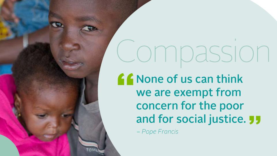 Papa Francisco quote_Compassion_Nadie de nosotros puede pensar que estamos exentos de la preocupación por los pobres y la justicia social