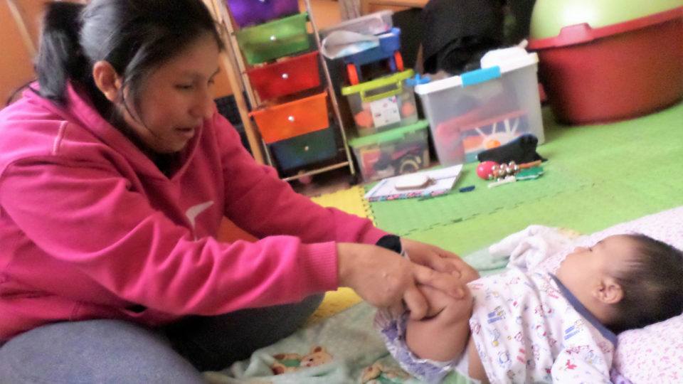 Adrian with his mother - CMMB Peru Angel Adrian with his mother - CMMB Peru Angel