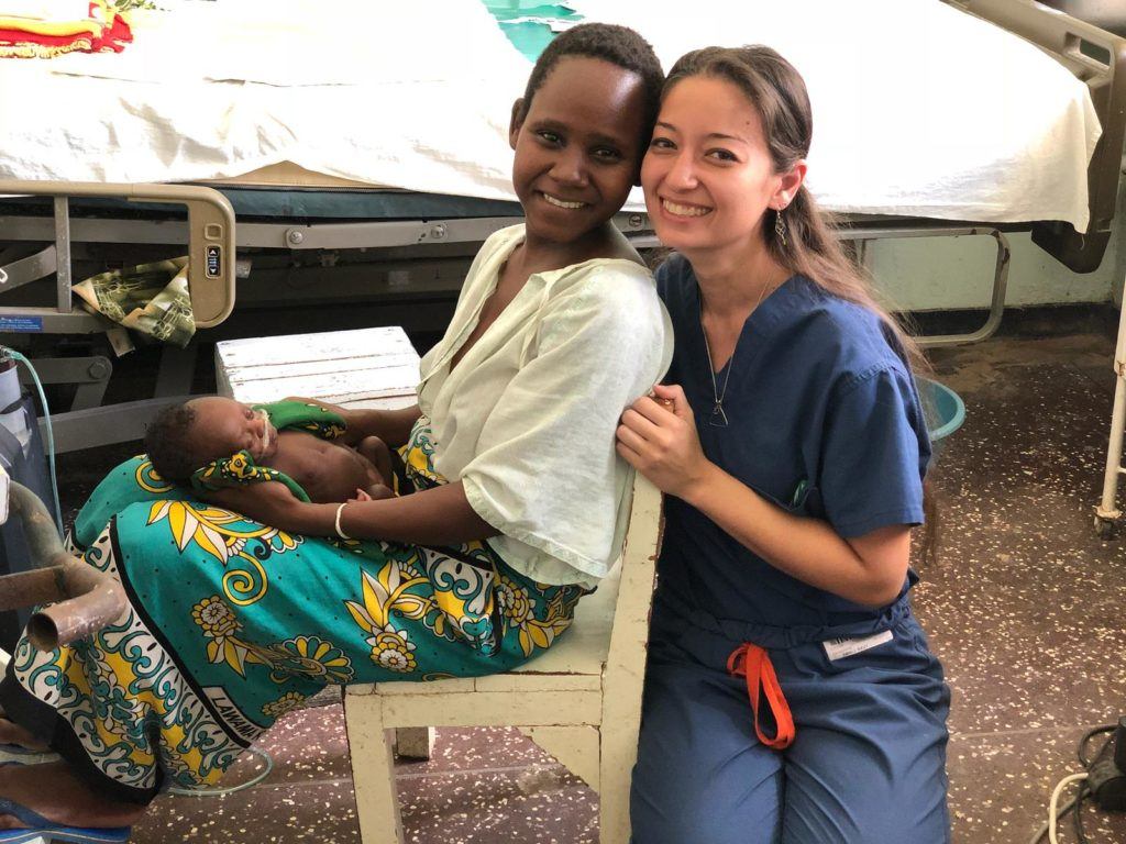 Volunteer laura donating her time in Kenya 