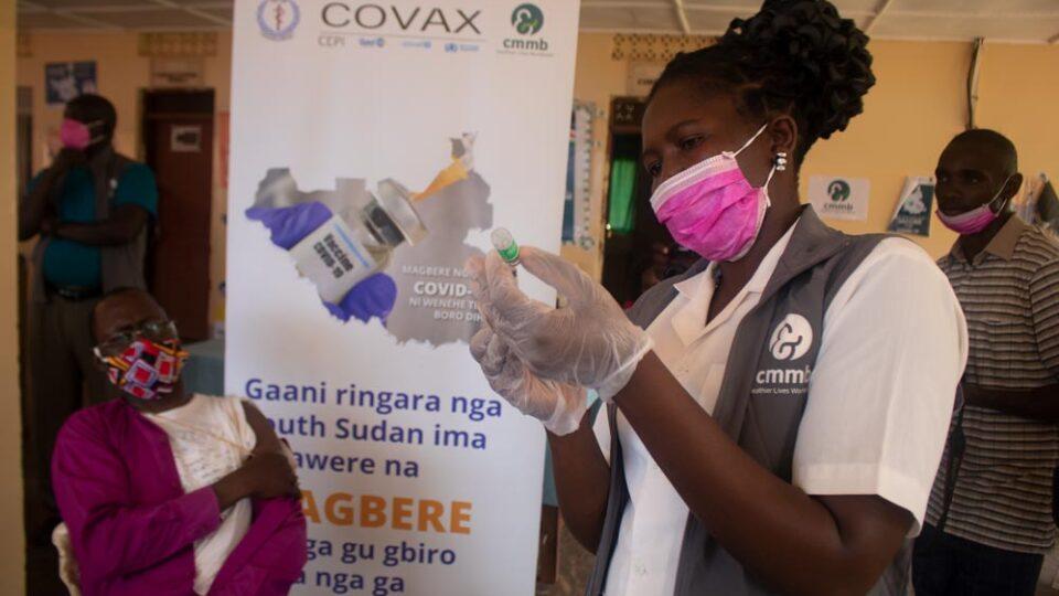 In South Sudan, CMMB is partnering with the Ministry of Health to roll out COVID-19 vaccines in hard-to-reach, remote areas.